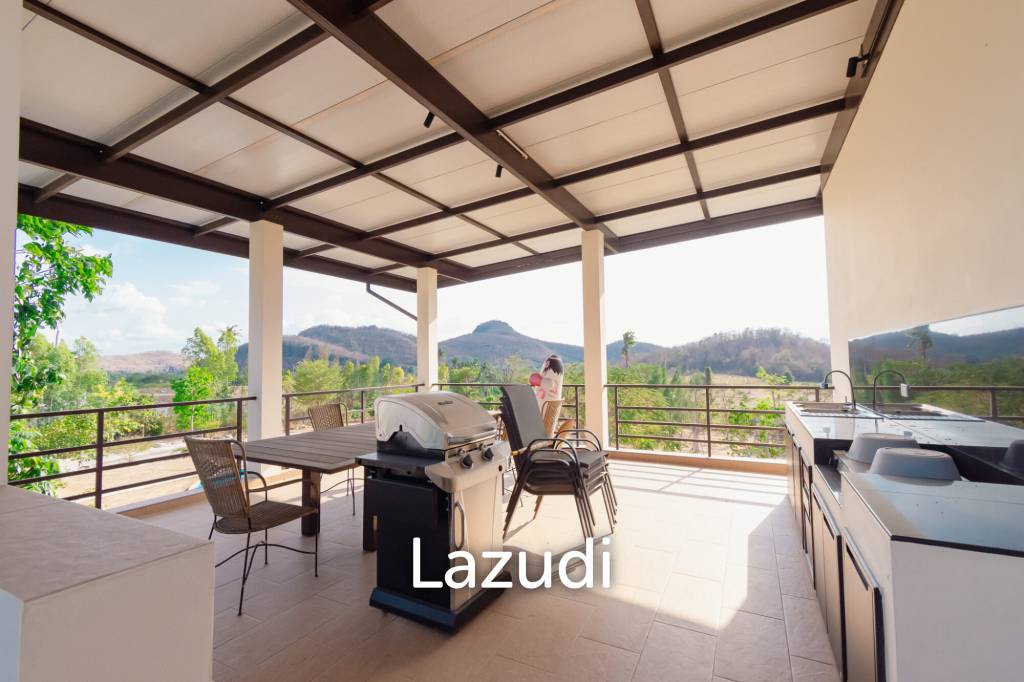SIGNATURE PRIVATE ESTATE WITH POOL AND MOUNTAIN VIEWS ON PLOT 7 RAI