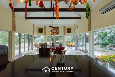 SIGNATURE PRIVATE ESTATE WITH POOL AND MOUNTAIN VIEWS ON PLOT 7 RAI