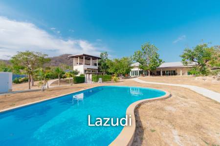 SIGNATURE PRIVATE ESTATE WITH POOL AND MOUNTAIN VIEWS ON PLOT 7 RAI