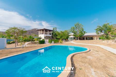 SIGNATURE PRIVATE ESTATE WITH POOL AND MOUNTAIN VIEWS ON PLOT 7 RAI