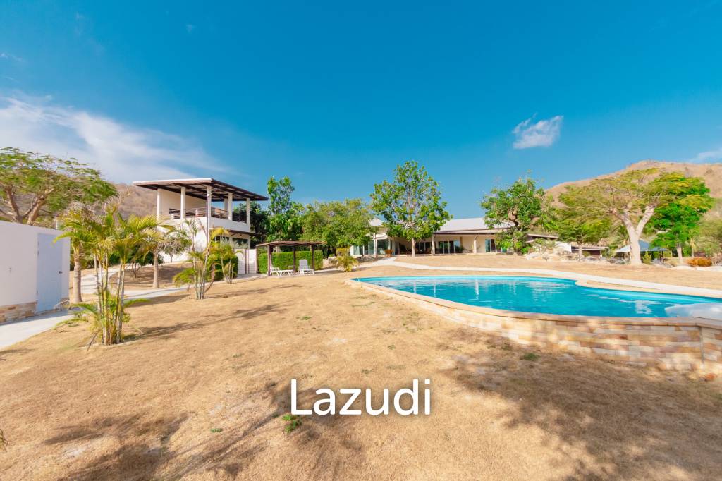 SIGNATURE PRIVATE ESTATE WITH POOL AND MOUNTAIN VIEWS ON PLOT 7 RAI