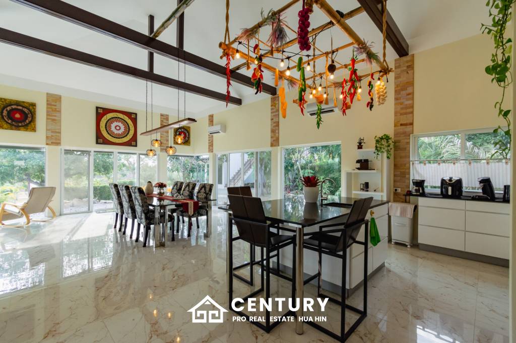 SIGNATURE PRIVATE ESTATE WITH POOL AND MOUNTAIN VIEWS ON PLOT 7 RAI