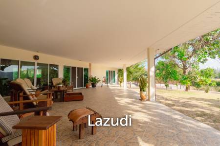 SIGNATURE PRIVATE ESTATE WITH POOL AND MOUNTAIN VIEWS ON PLOT 7 RAI