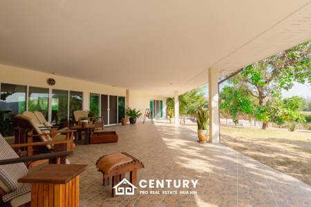 SIGNATURE PRIVATE ESTATE WITH POOL AND MOUNTAIN VIEWS ON PLOT 7 RAI