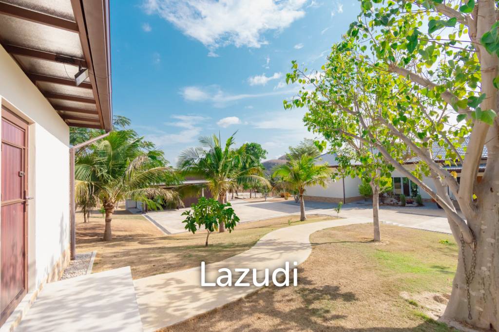 SIGNATURE PRIVATE ESTATE WITH POOL AND MOUNTAIN VIEWS ON PLOT 7 RAI