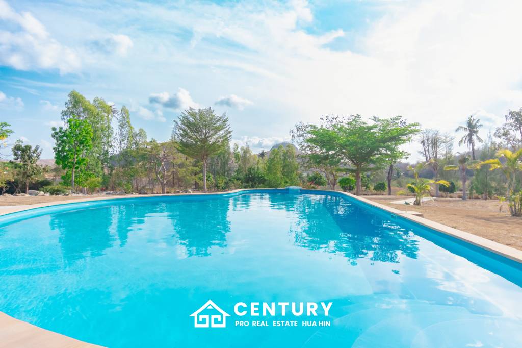 SIGNATURE PRIVATE ESTATE WITH POOL AND MOUNTAIN VIEWS ON PLOT 7 RAI