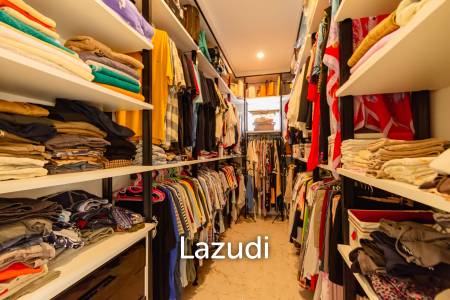 SIGNATURE PRIVATE ESTATE WITH POOL AND MOUNTAIN VIEWS ON PLOT 7 RAI