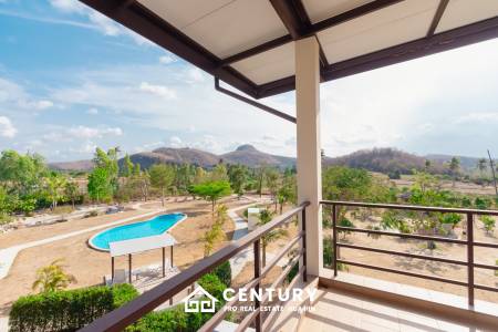 SIGNATURE PRIVATE ESTATE WITH POOL AND MOUNTAIN VIEWS ON PLOT 7 RAI