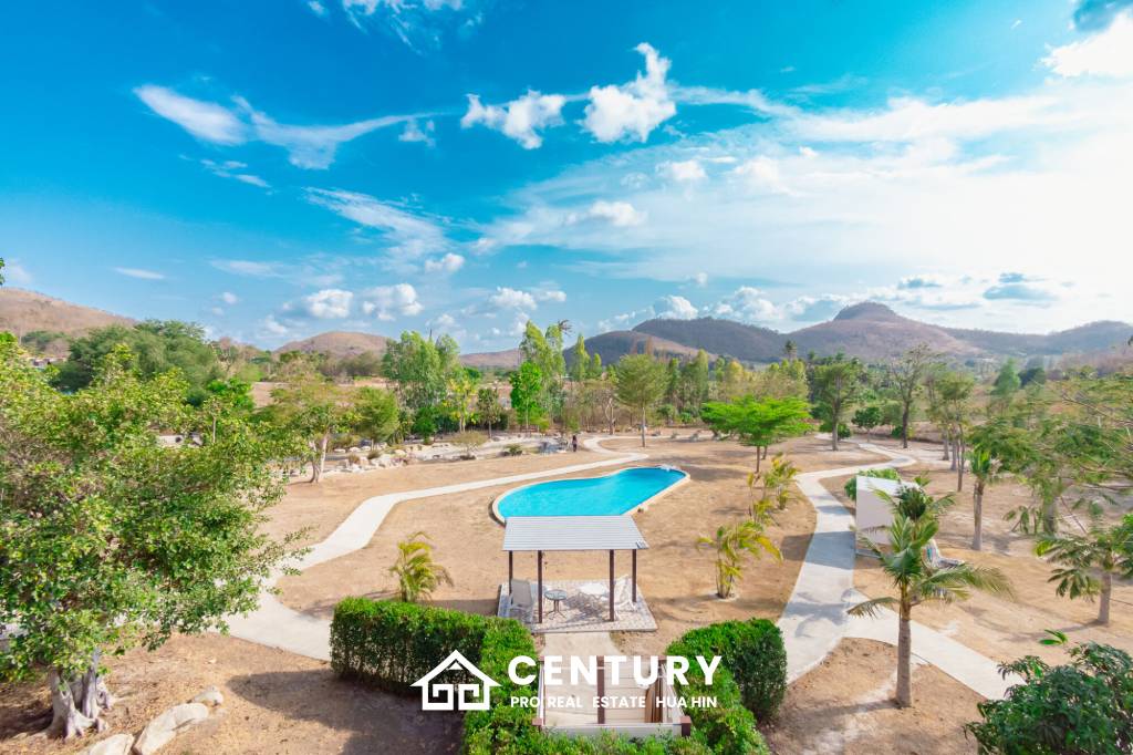 SIGNATURE PRIVATE ESTATE WITH POOL AND MOUNTAIN VIEWS ON PLOT 7 RAI