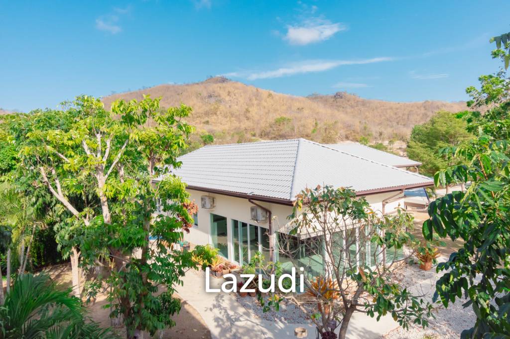 SIGNATURE PRIVATE ESTATE WITH POOL AND MOUNTAIN VIEWS ON PLOT 7 RAI