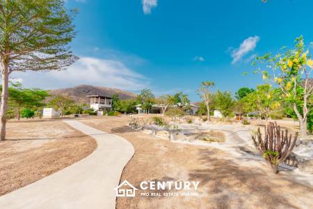 SIGNATURE PRIVATE ESTATE WITH POOL AND MOUNTAIN VIEWS ON PLOT 7 RAI