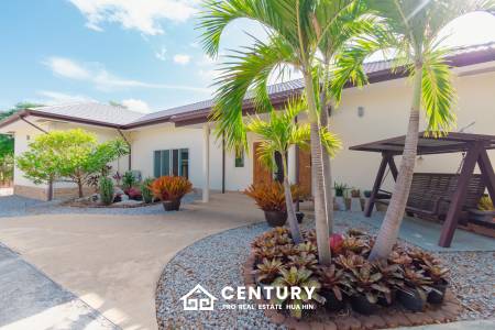 SIGNATURE PRIVATE ESTATE WITH POOL AND MOUNTAIN VIEWS ON PLOT 7 RAI