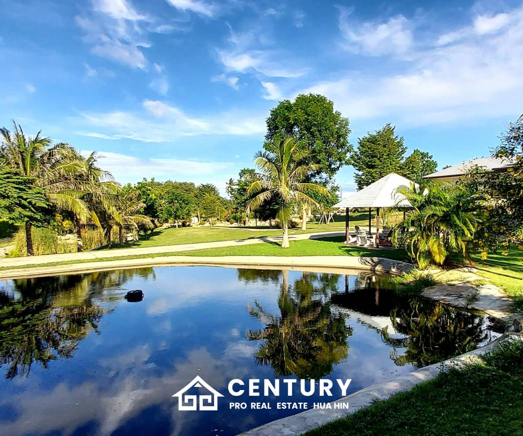 SIGNATURE PRIVATE ESTATE WITH POOL AND MOUNTAIN VIEWS ON PLOT 7 RAI