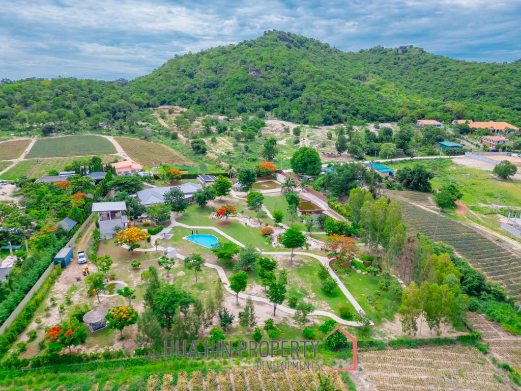 SIGNATURE PRIVATE ESTATE WITH POOL AND MOUNTAIN VIEWS ON PLOT 7 RAI