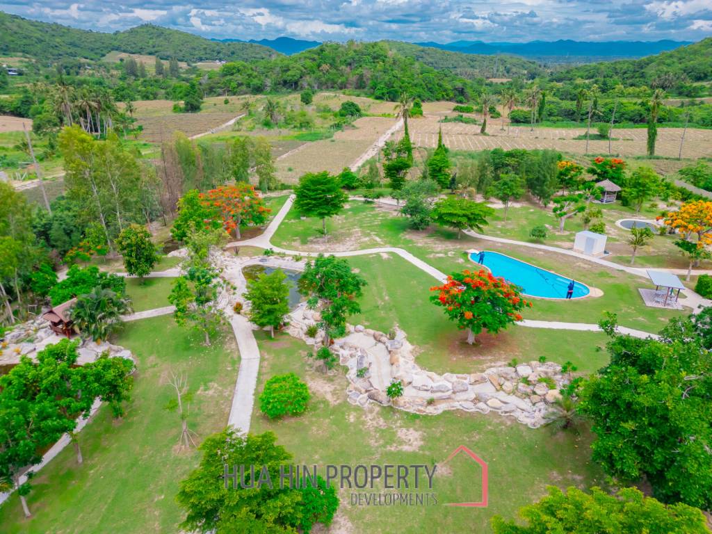 SIGNATURE PRIVATE ESTATE WITH POOL AND MOUNTAIN VIEWS ON PLOT 7 RAI