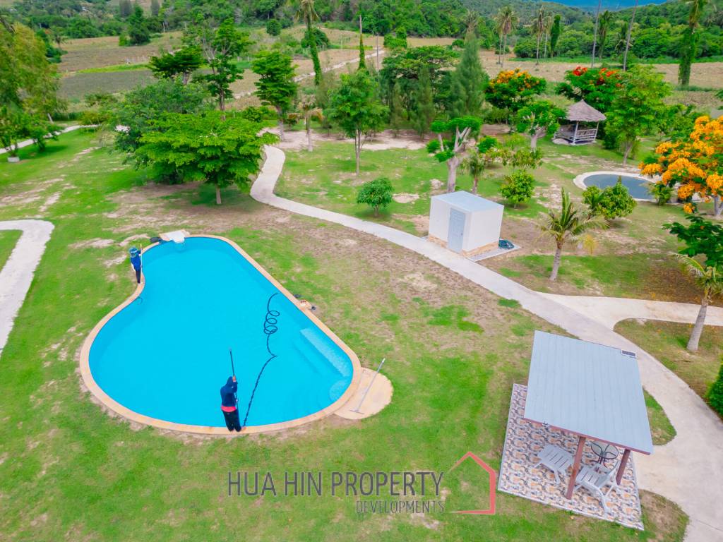 SIGNATURE PRIVATE ESTATE WITH POOL AND MOUNTAIN VIEWS ON PLOT 7 RAI