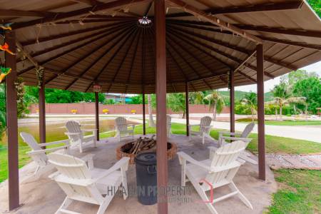 SIGNATURE PRIVATE ESTATE WITH POOL AND MOUNTAIN VIEWS ON PLOT 7 RAI