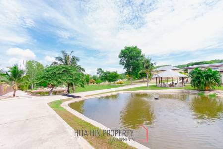 SIGNATURE PRIVATE ESTATE WITH POOL AND MOUNTAIN VIEWS ON PLOT 7 RAI