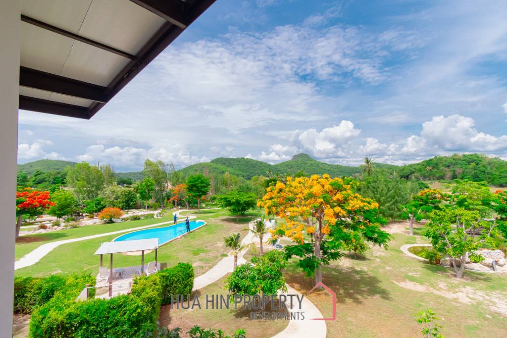 SIGNATURE PRIVATE ESTATE WITH POOL AND MOUNTAIN VIEWS ON PLOT 7 RAI
