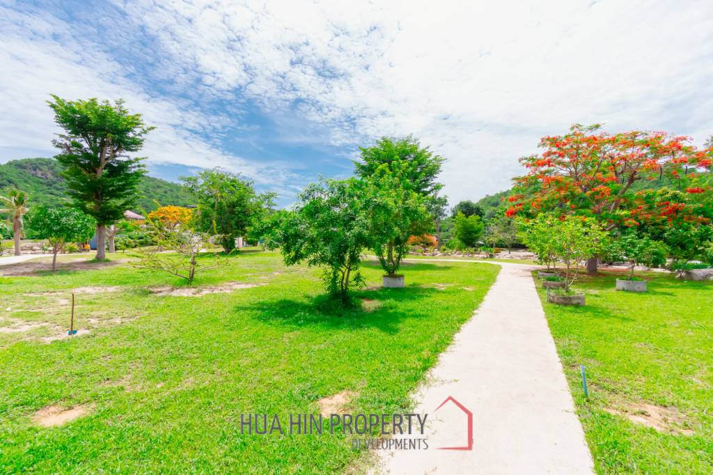 SIGNATURE PRIVATE ESTATE WITH POOL AND MOUNTAIN VIEWS ON PLOT 7 RAI