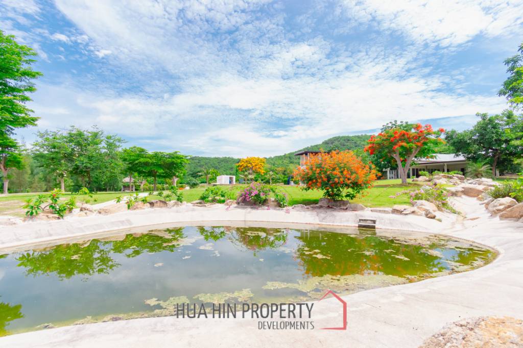 SIGNATURE PRIVATE ESTATE WITH POOL AND MOUNTAIN VIEWS ON PLOT 7 RAI
