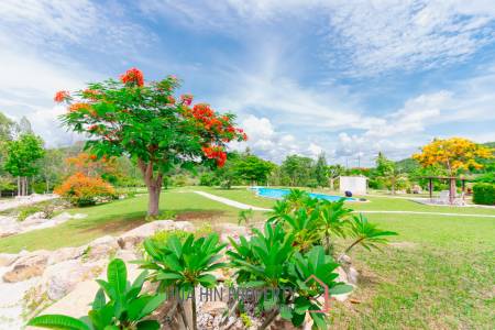 SIGNATURE PRIVATE ESTATE WITH POOL AND MOUNTAIN VIEWS ON PLOT 7 RAI