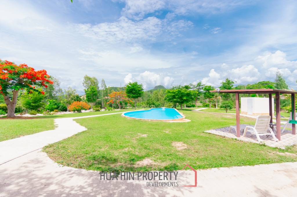 SIGNATURE PRIVATE ESTATE WITH POOL AND MOUNTAIN VIEWS ON PLOT 7 RAI