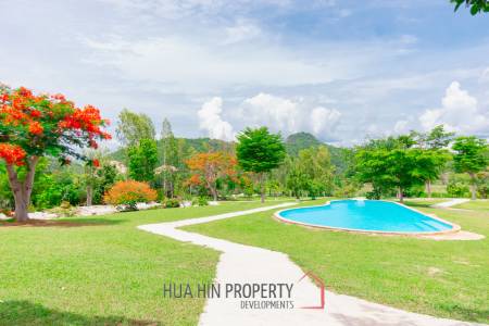 SIGNATURE PRIVATE ESTATE WITH POOL AND MOUNTAIN VIEWS ON PLOT 7 RAI