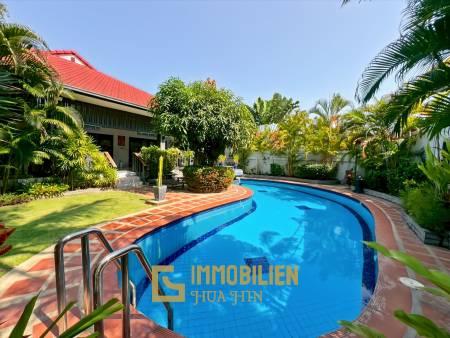 Crystal View 3-Bedroom Pool Villa Near City Center and Beach
