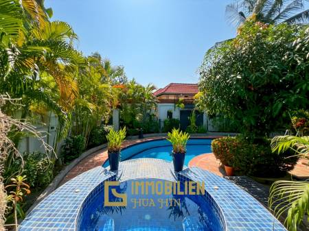 Crystal View 3-Bedroom Pool Villa Near City Center and Beach