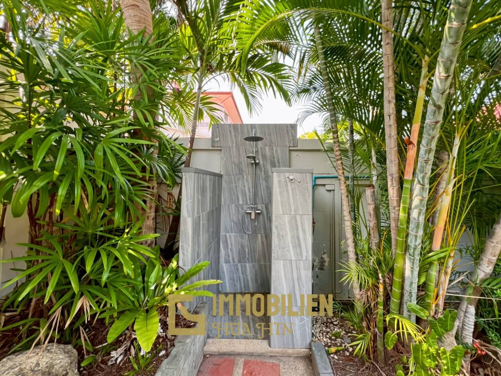 Crystal View 3-Bedroom Pool Villa Near City Center and Beach