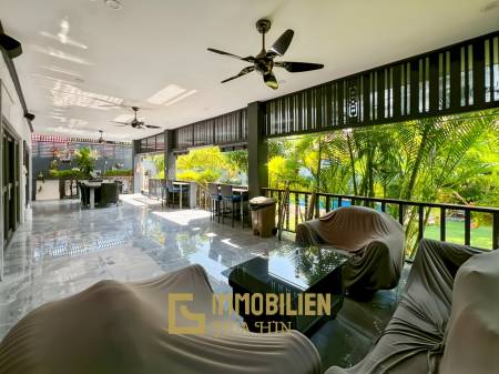 Crystal View 3-Bedroom Pool Villa Near City Center and Beach