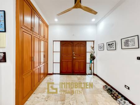 Crystal View 3-Bedroom Pool Villa Near City Center and Beach