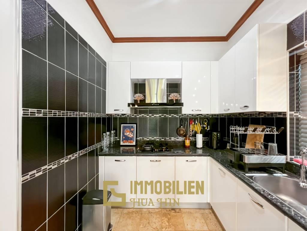 Crystal View 3-Bedroom Pool Villa Near City Center and Beach