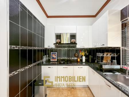 Crystal View 3-Bedroom Pool Villa Near City Center and Beach