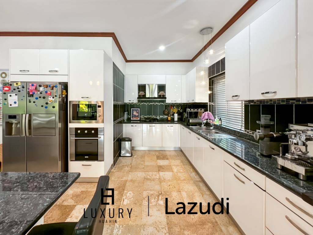 Situation urbaine / Terrain de 886 m² / Surface habitable de 254 m²