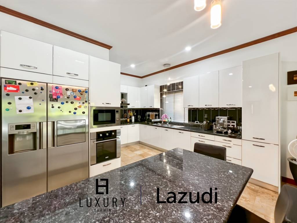 Situation urbaine / Terrain de 886 m² / Surface habitable de 254 m²