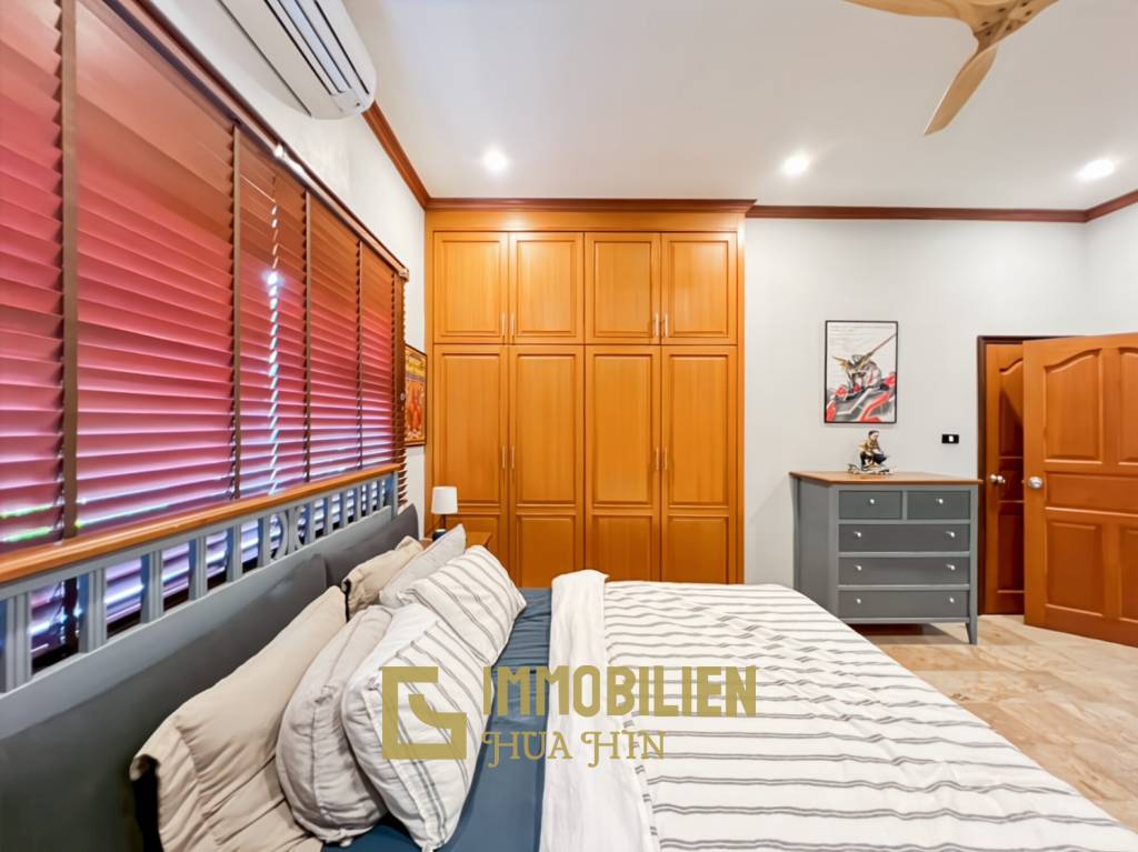 Crystal View 3-Bedroom Pool Villa Near City Center and Beach