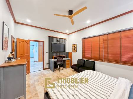 Crystal View 3-Bedroom Pool Villa Near City Center and Beach