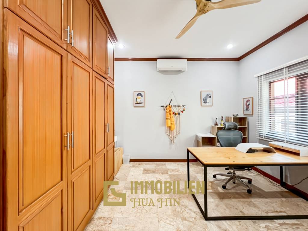 Crystal View 3-Bedroom Pool Villa Near City Center and Beach