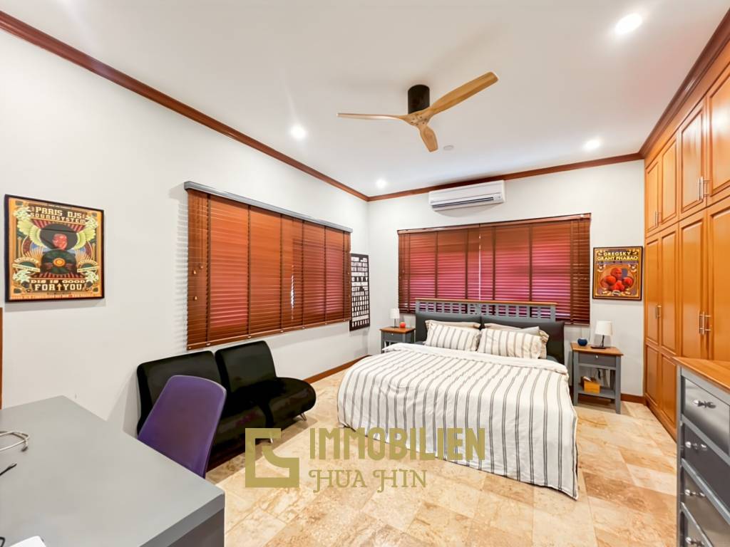 Crystal View 3-Bedroom Pool Villa Near City Center and Beach
