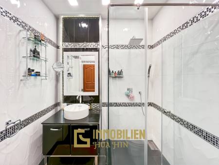 Crystal View 3-Bedroom Pool Villa Near City Center and Beach