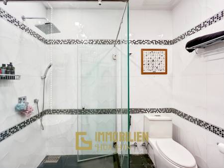 Crystal View 3-Bedroom Pool Villa Near City Center and Beach