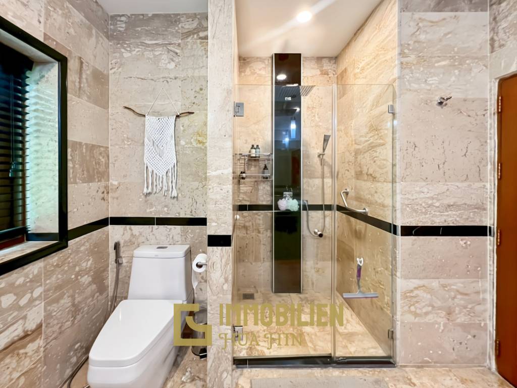 Crystal View 3-Bedroom Pool Villa Near City Center and Beach