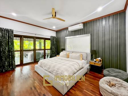 Crystal View 3-Bedroom Pool Villa Near City Center and Beach