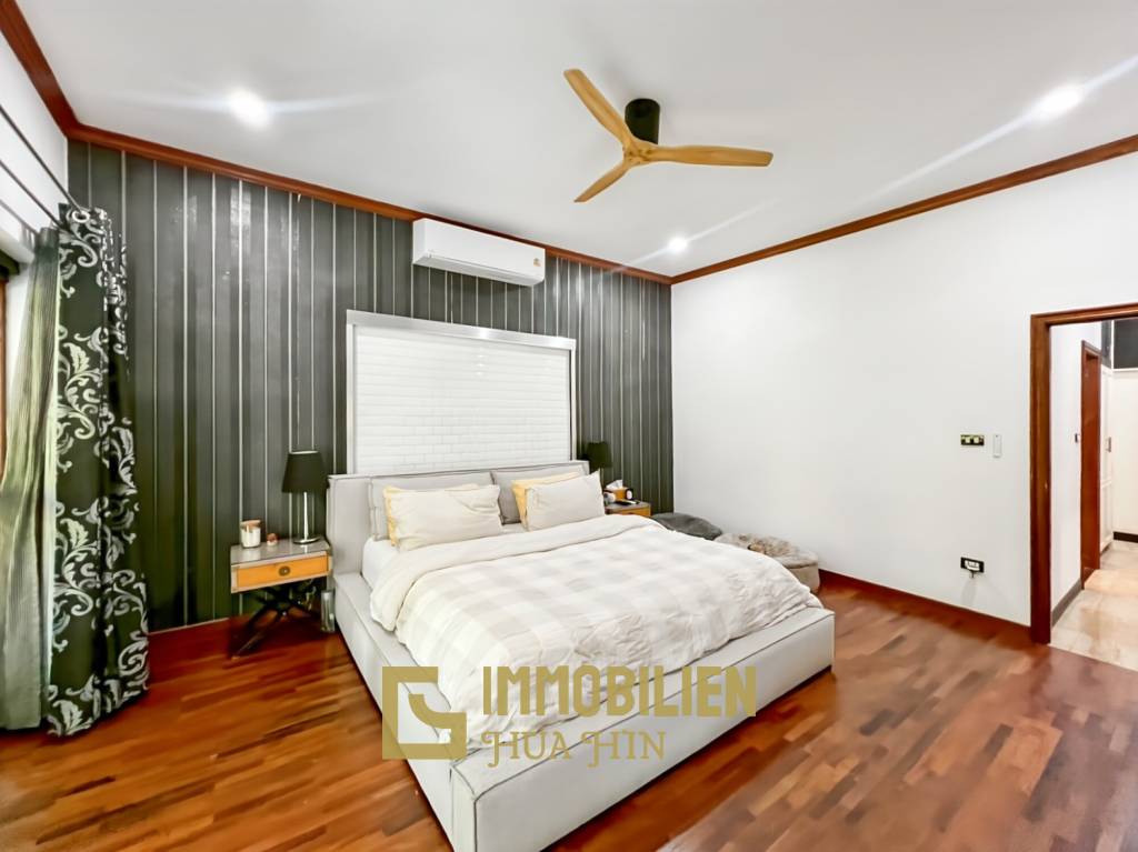 Crystal View 3-Bedroom Pool Villa Near City Center and Beach