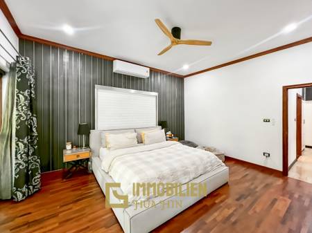 Crystal View 3-Bedroom Pool Villa Near City Center and Beach