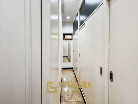 Crystal View 3-Bedroom Pool Villa Near City Center and Beach