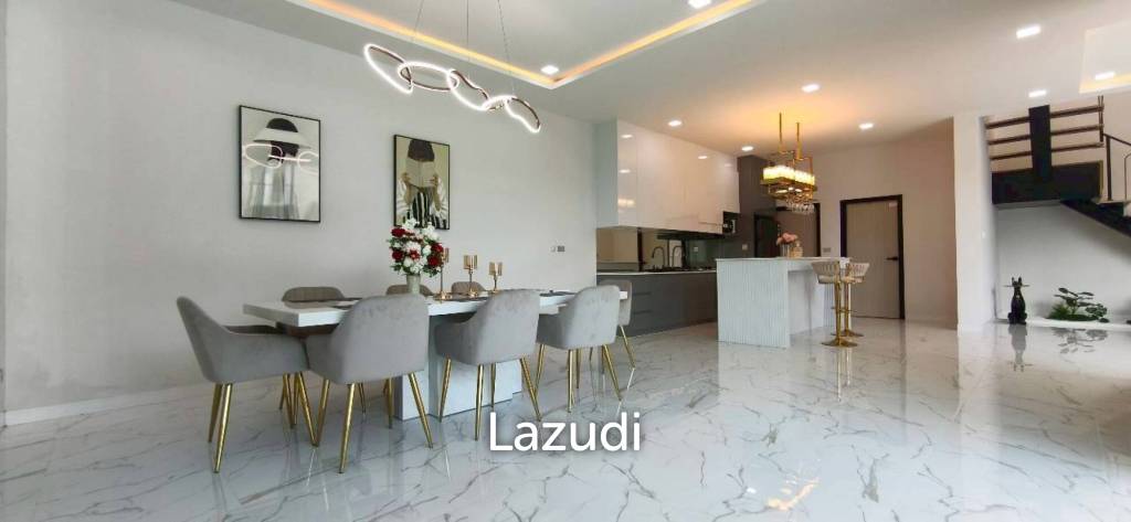 Luxury 2-Story Pool Villa for Sale and Rent in Na Jomtien