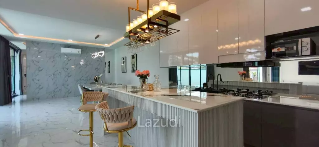 Luxury 2-Story Pool Villa for Sale and Rent in Na Jomtien